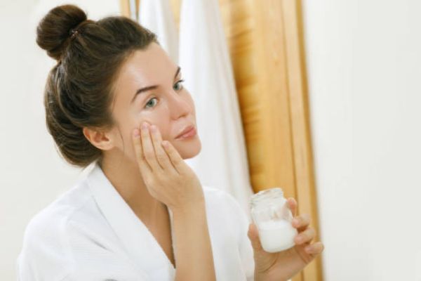 How to Apply Night Cream on Face