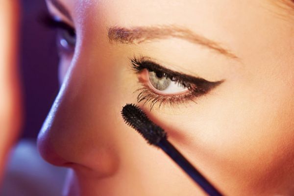 How to Apply Step by Step Makeup with Pictures