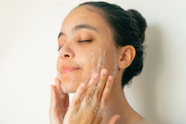 How to Remove Makeup Without Makeup Remover