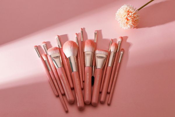 Makeup Brushes and Their Uses